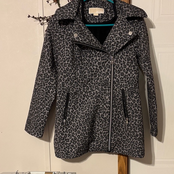 MICHAEL Michael Kors Gray Leopard Trench Coat excellent condition lined w/ hood - Picture 1 of 11